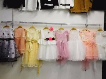 圖 品牌特賣(mài)秋款男童女童 武漢服裝 鞋帽 箱包