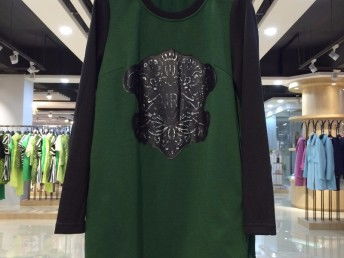 廣州服裝鞋帽箱包市場(chǎng) 圖品牌呢子大衣批發(fā)廠家詳解